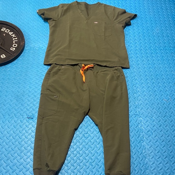 Figs Dark Green Scrub Set with Bright Orange Tie - Picture 1 of 5